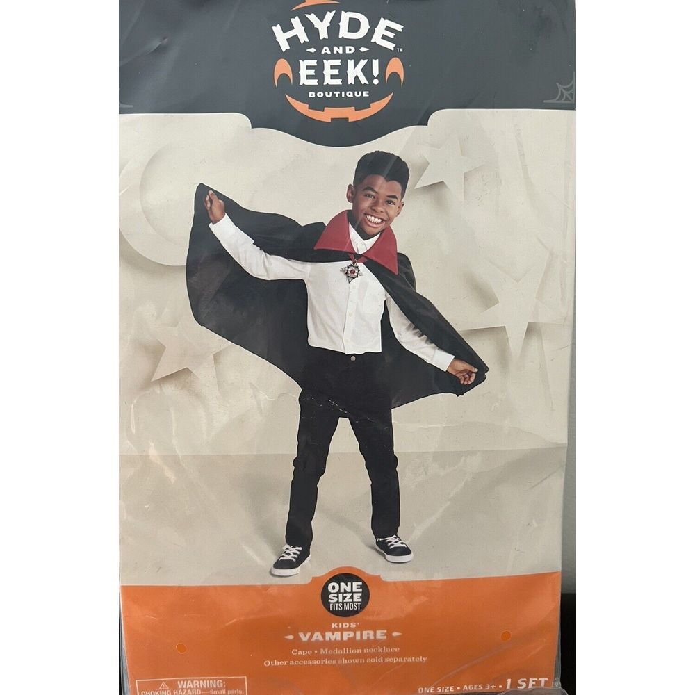 Boys Girls VAMPIRE Halloween Costume Cape And Medallion One‎ Size Fits Mo…